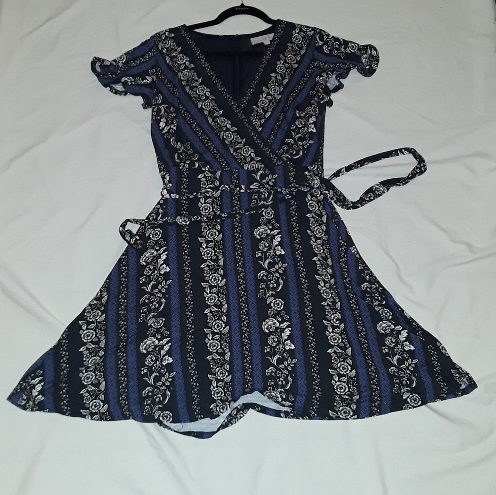 Cute navy blue, soft floral dress